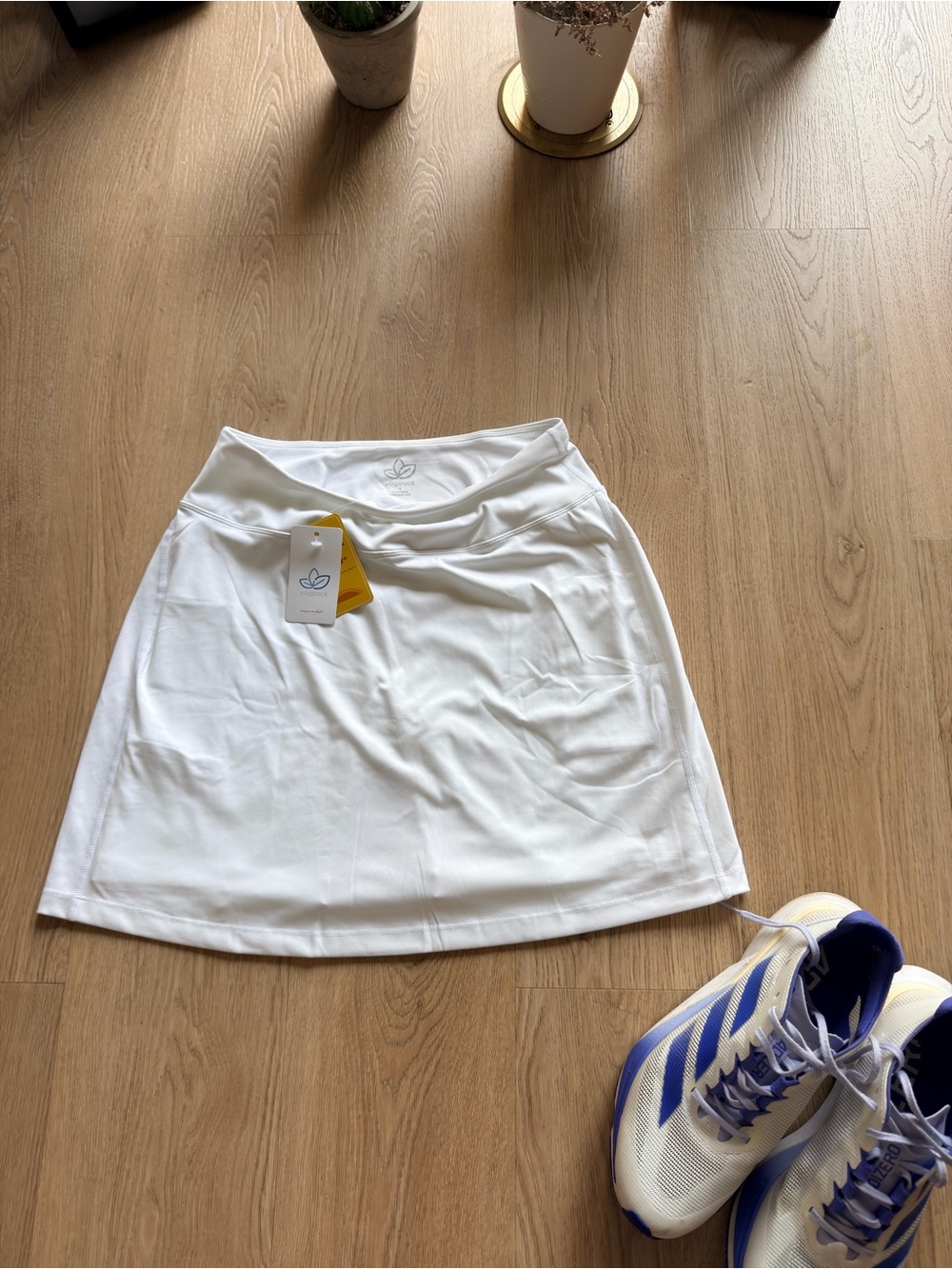 🚨ONLY TODAY🚨
oga White Women’s Athletic Skort